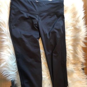 Old Navy Go Dry Active Capri Leggings